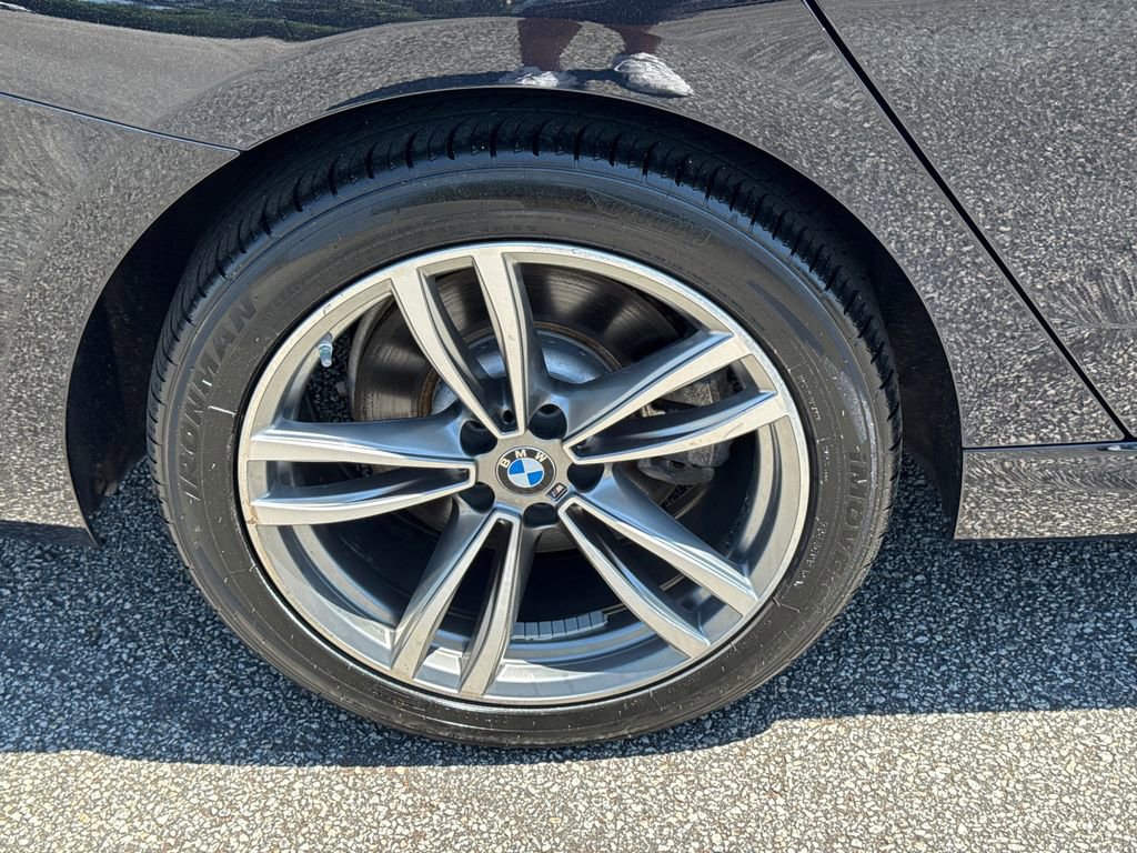 Used 2018 BMW 640i Gran Turismo xDrive w/ M Sport Package AWD/4WD image 17