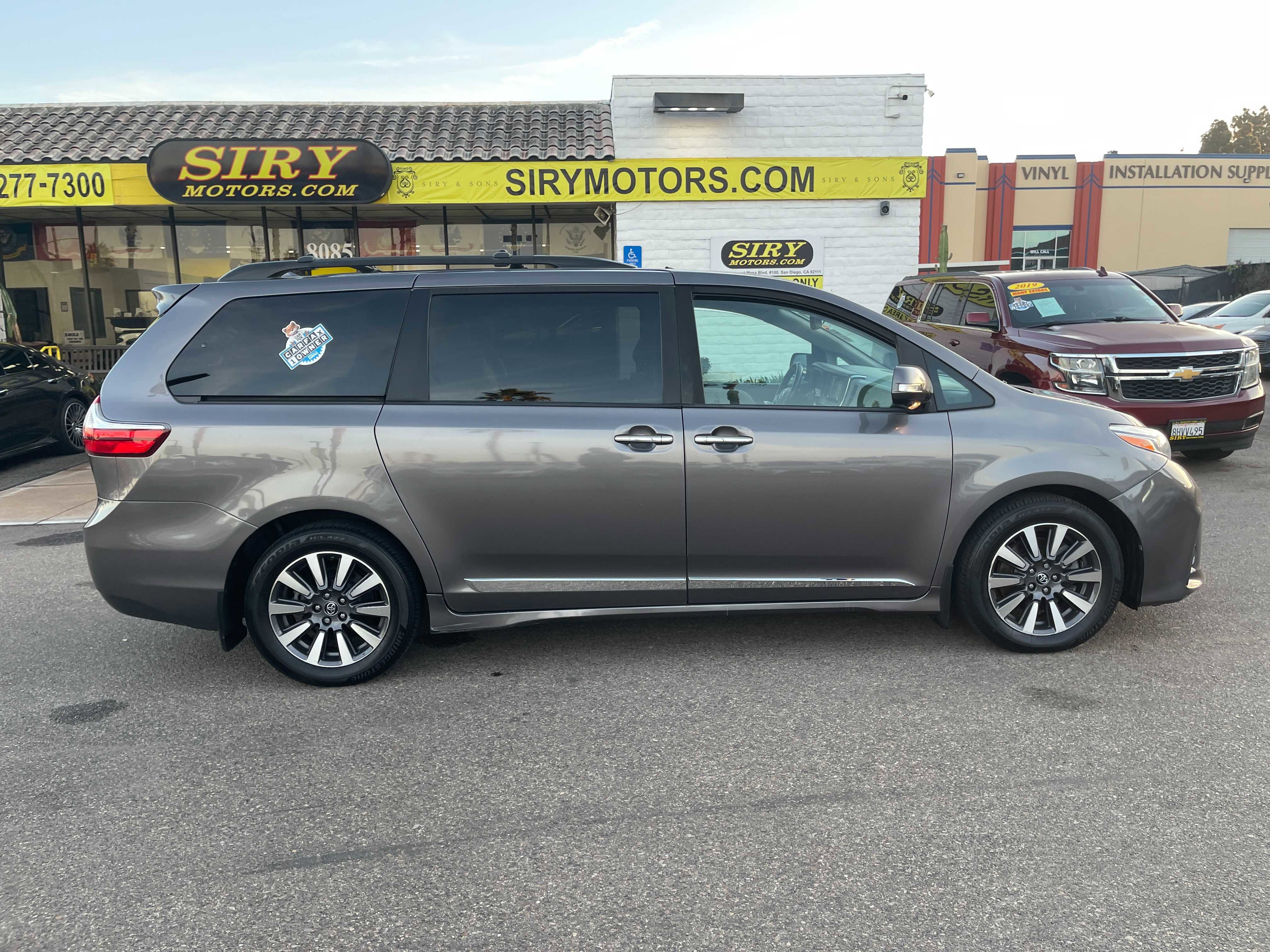 Used 2019 Toyota Sienna Limited Premium w/ Protection Package image 2