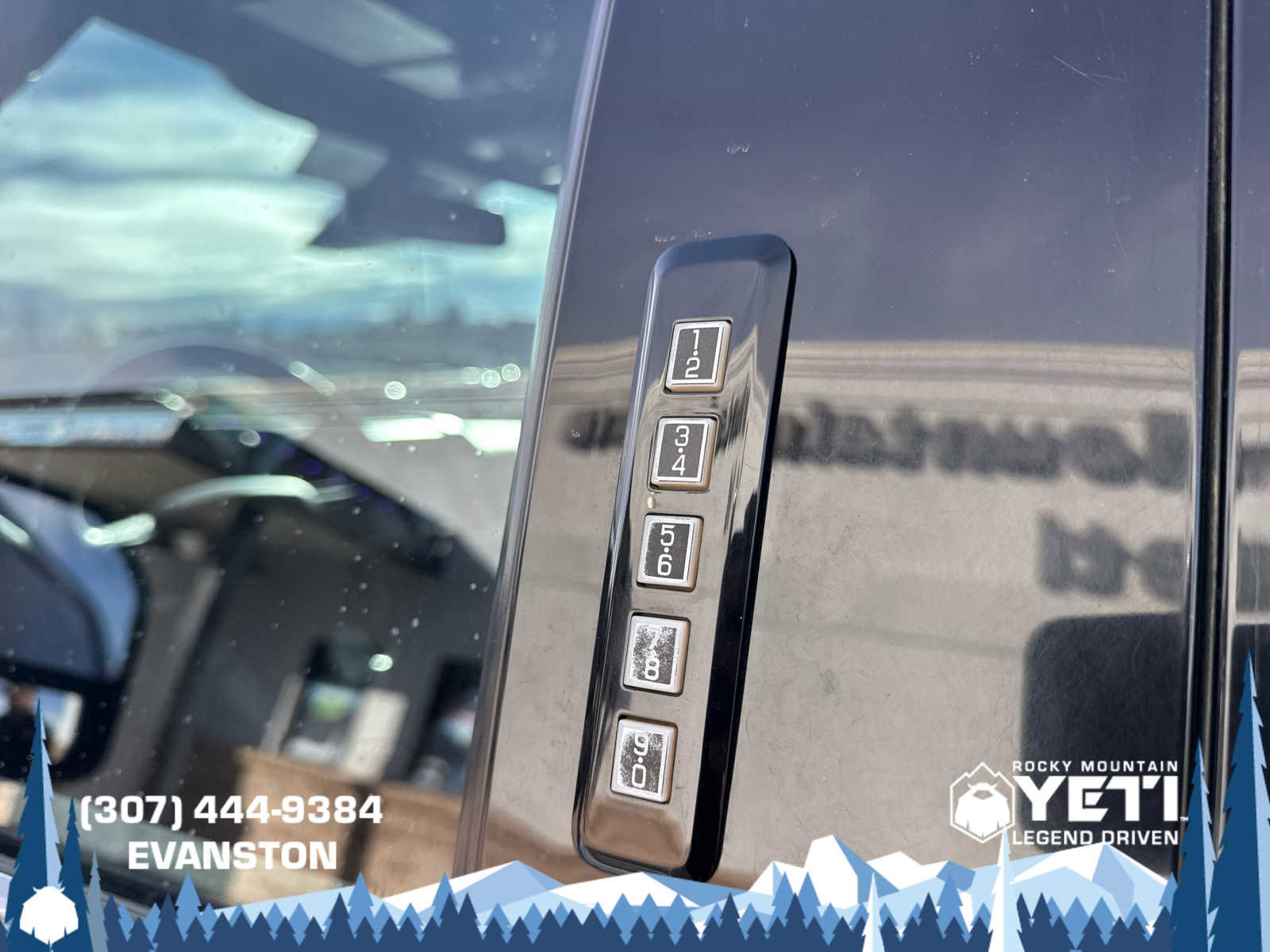 Used 2017 Ford F350 Platinum w/ Platinum Ultimate Package image 22