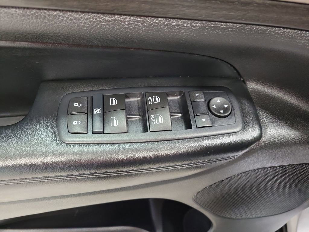 Used 2016 Jeep Grand Cherokee Laredo w/ Quick Order Package 23E image 34