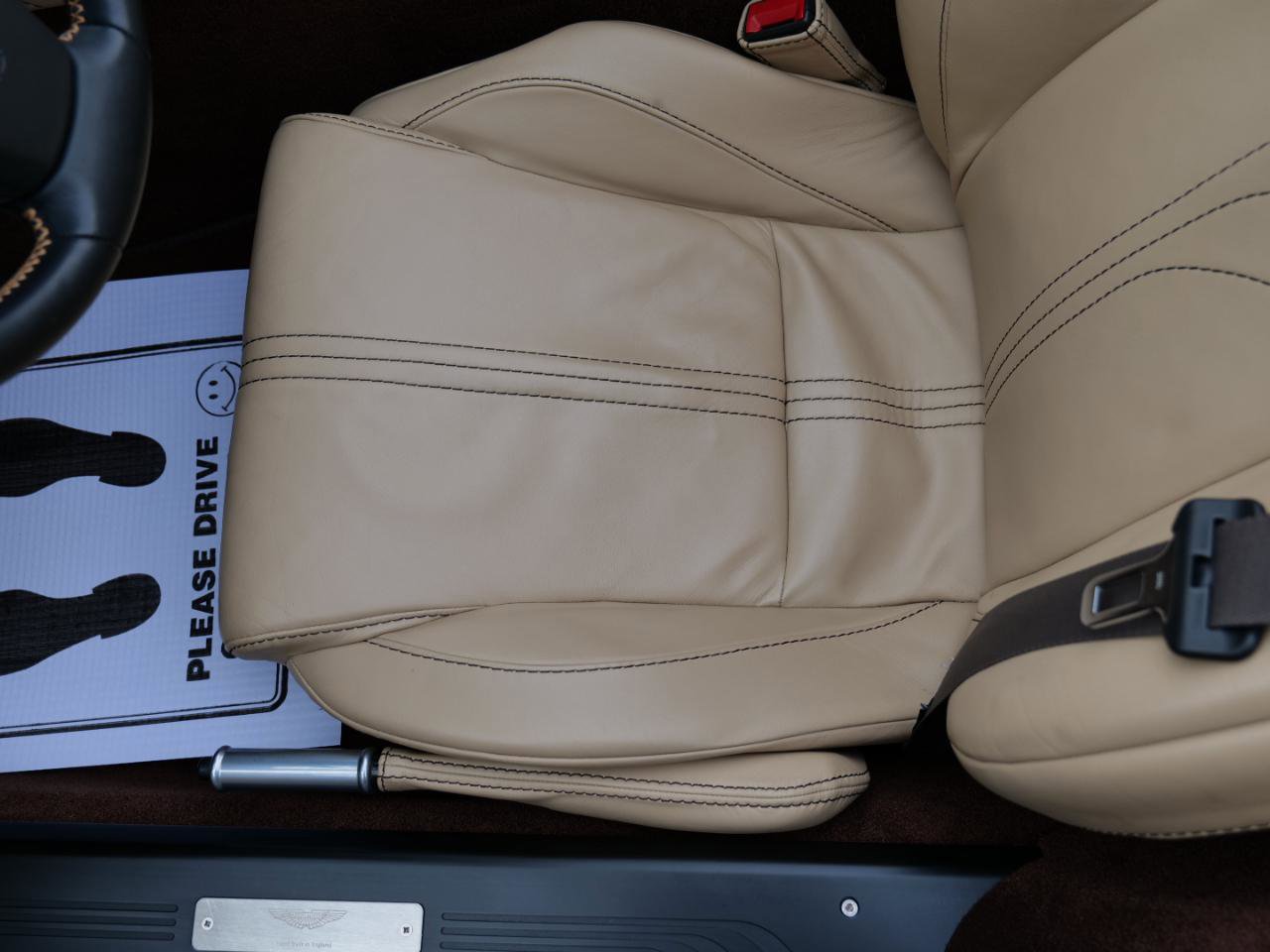 Used 2015 Aston Martin V8 Vantage S image 15