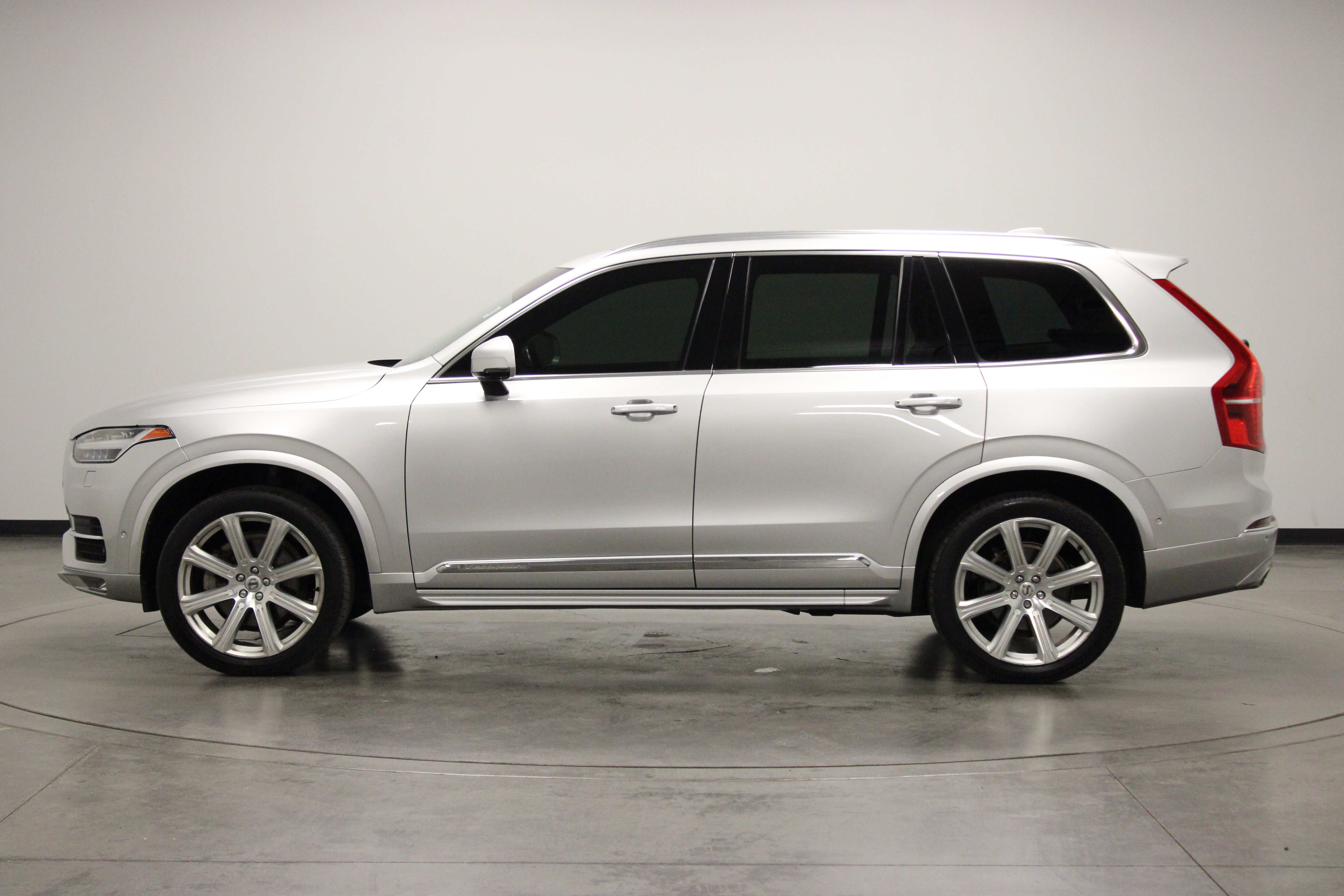 Used 2018 Volvo XC90 T6 Inscription w/ Convenience Package AWD/4WD image 5