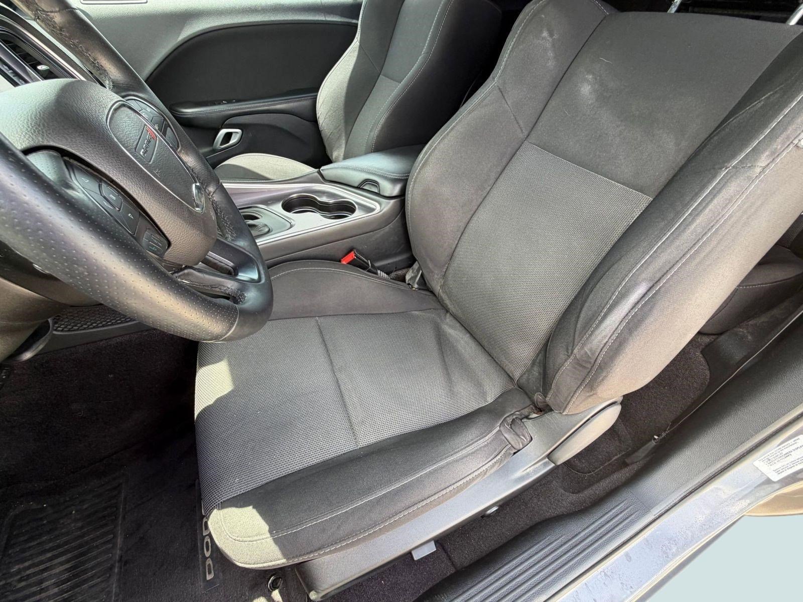 Used 2016 Dodge Challenger R/T RWD image 5