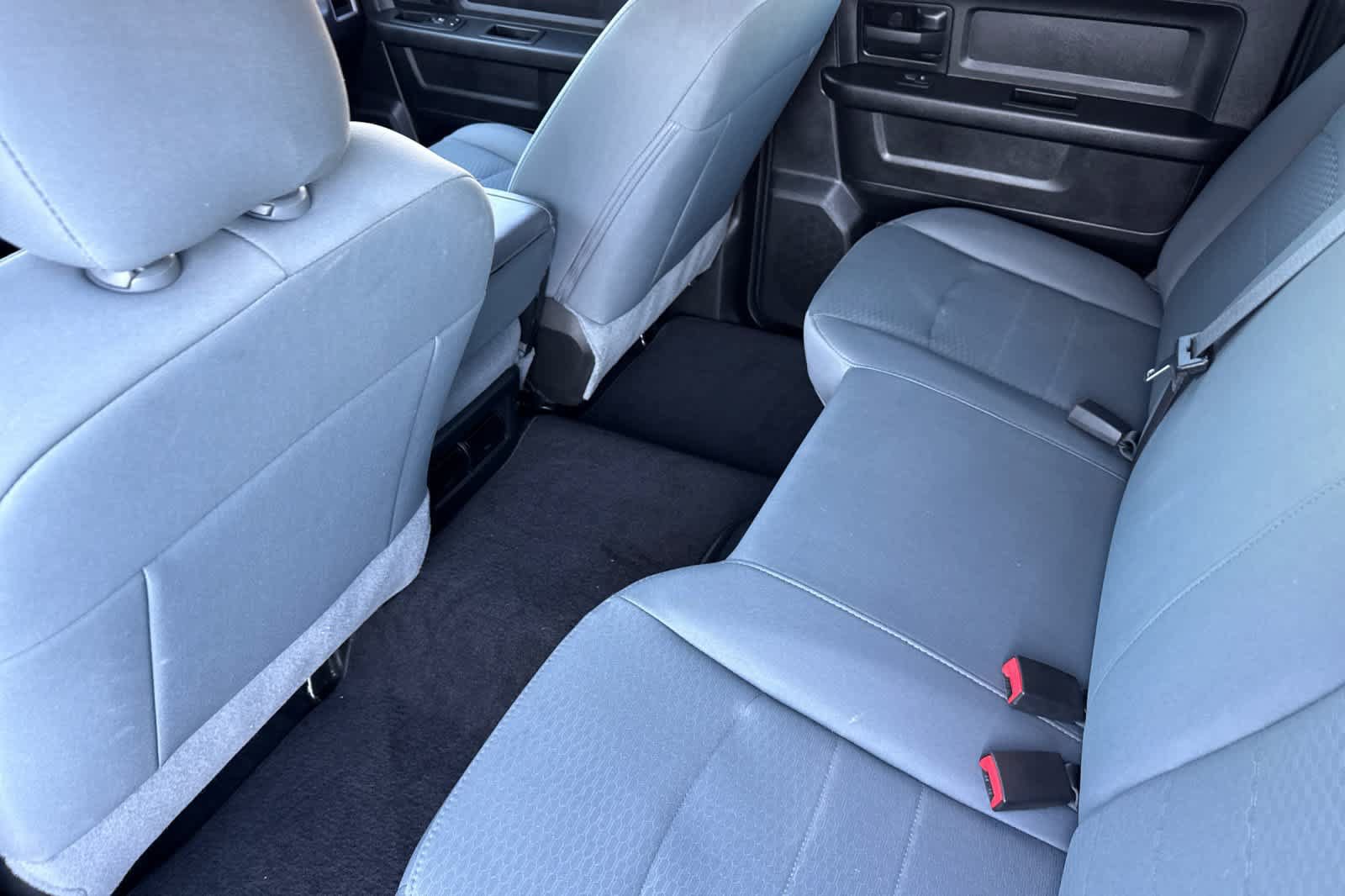 Used 2018 RAM 2500 Tradesman w/ Chrome Appearance Group AWD/4WD image 4