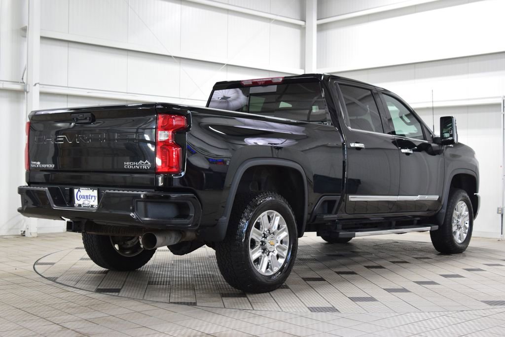 Used 2024 Chevrolet Silverado 2500 High Country w/ Technology Package AWD/4WD image 8