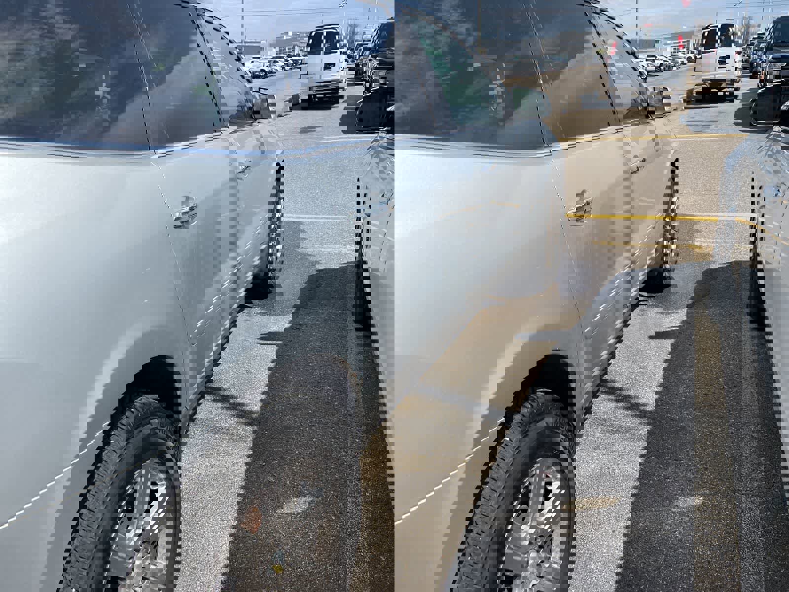 Used 2009 Chevrolet Traverse LT image 16