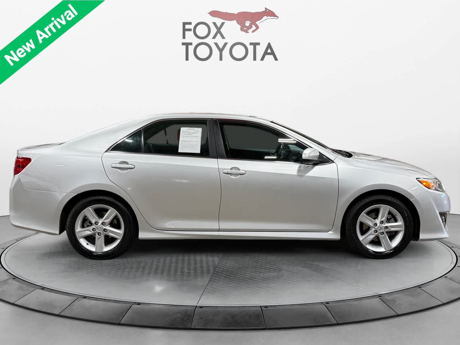 Used 2014 Toyota Camry SE FWD image 7