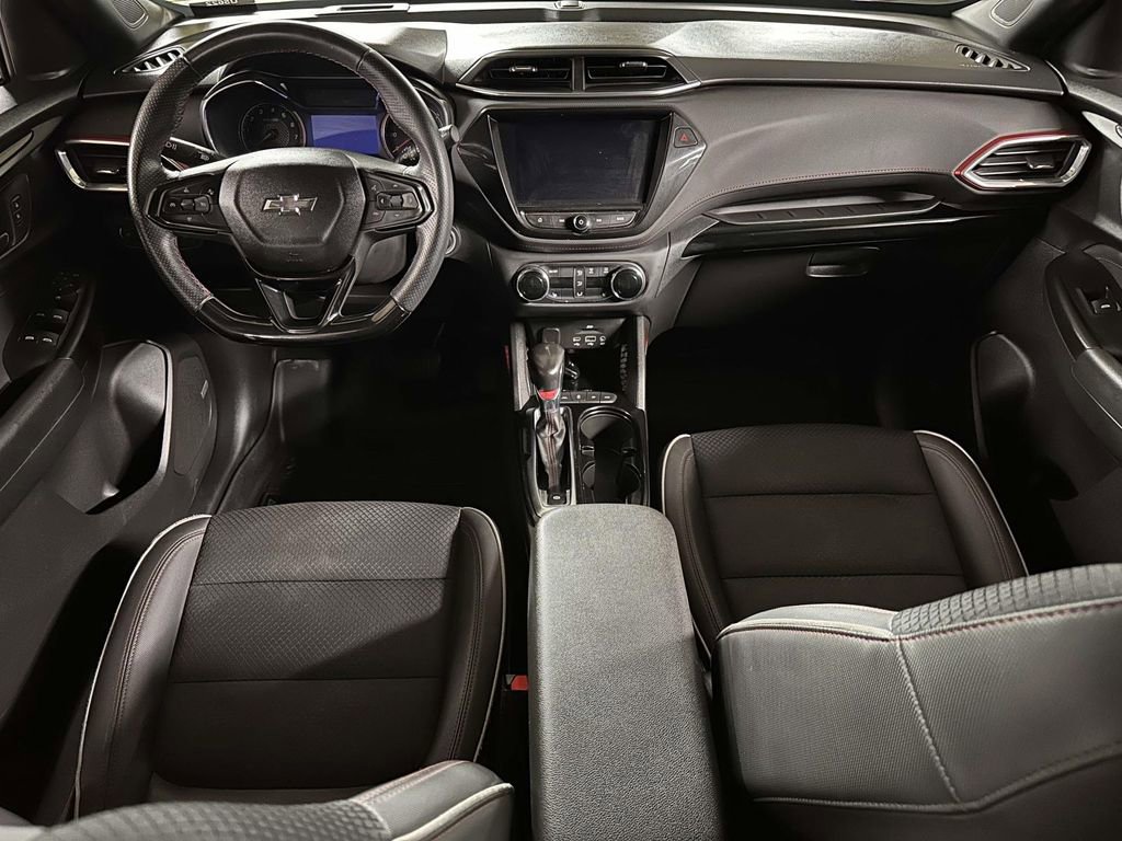 Used 2021 Chevrolet TrailBlazer RS w/ Technology Package image 17