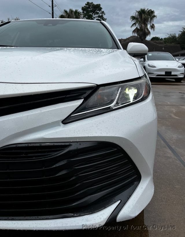 Used 2020 Toyota Camry LE FWD image 13