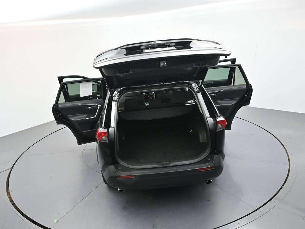 Used 2025 Toyota RAV4 XLE FWD image 36