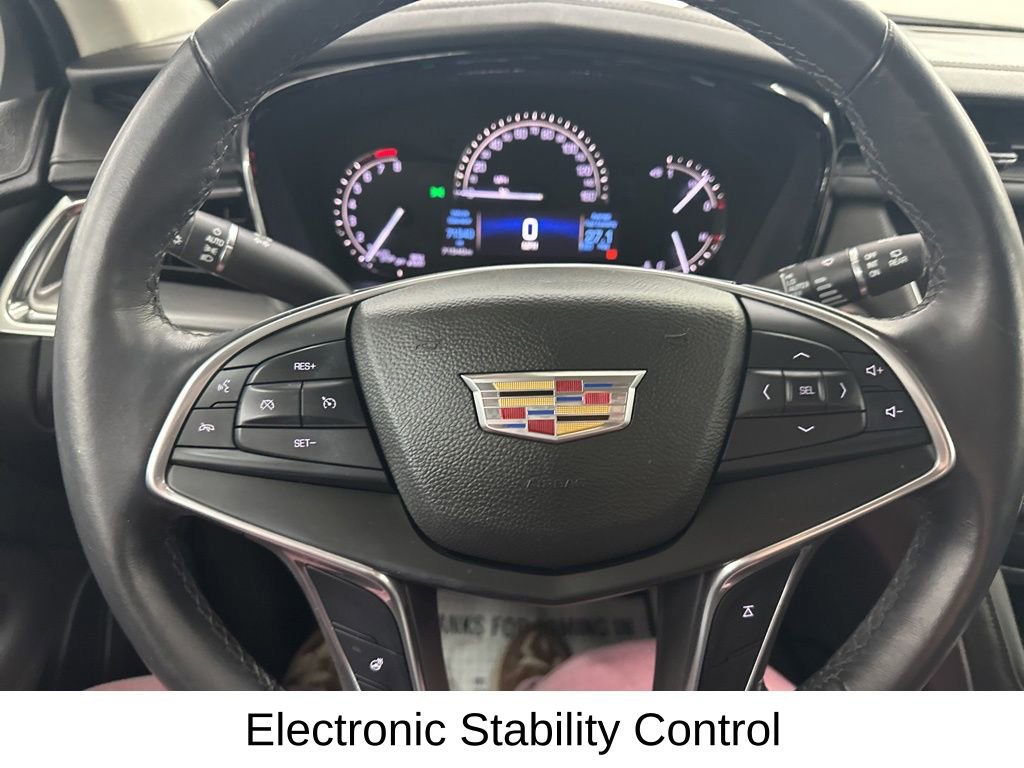 Used 2017 Cadillac XT5 Luxury image 34
