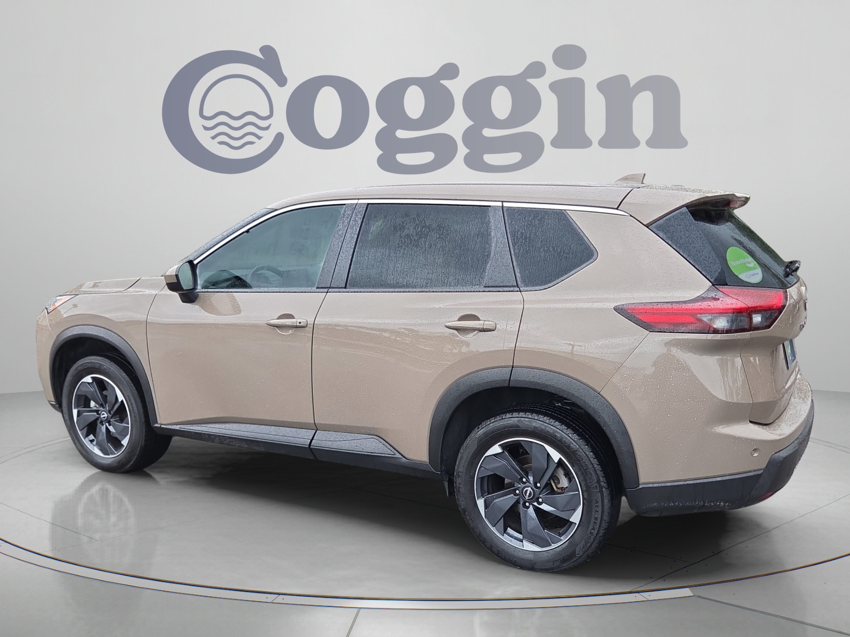 Used 2025 Nissan Rogue SV FWD image 3