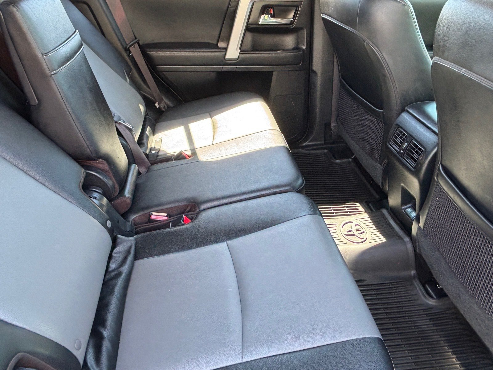 Used 2021 Toyota 4Runner SR5 Premium w/ Moonroof Package AWD/4WD image 30