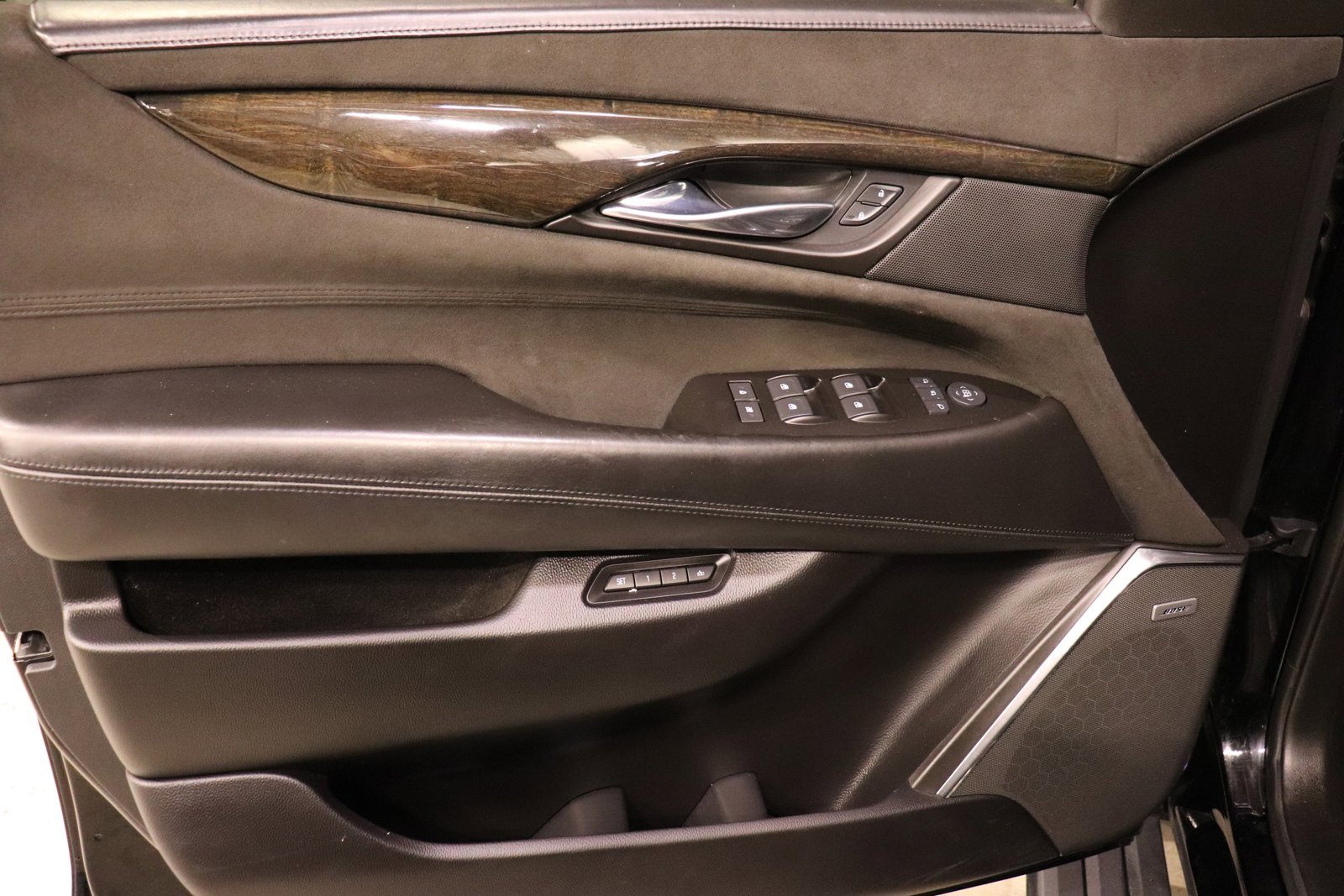 Used 2015 Cadillac Escalade Platinum image 10