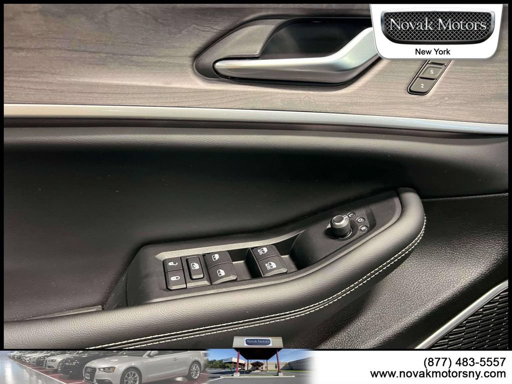 Used 2023 Jeep Grand Cherokee L Limited AWD/4WD image 18