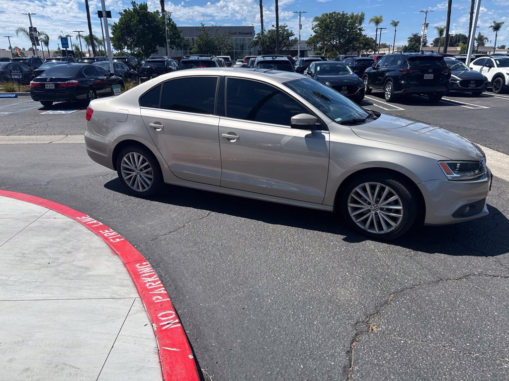 Used 2013 Volkswagen Jetta SEL FWD image 32
