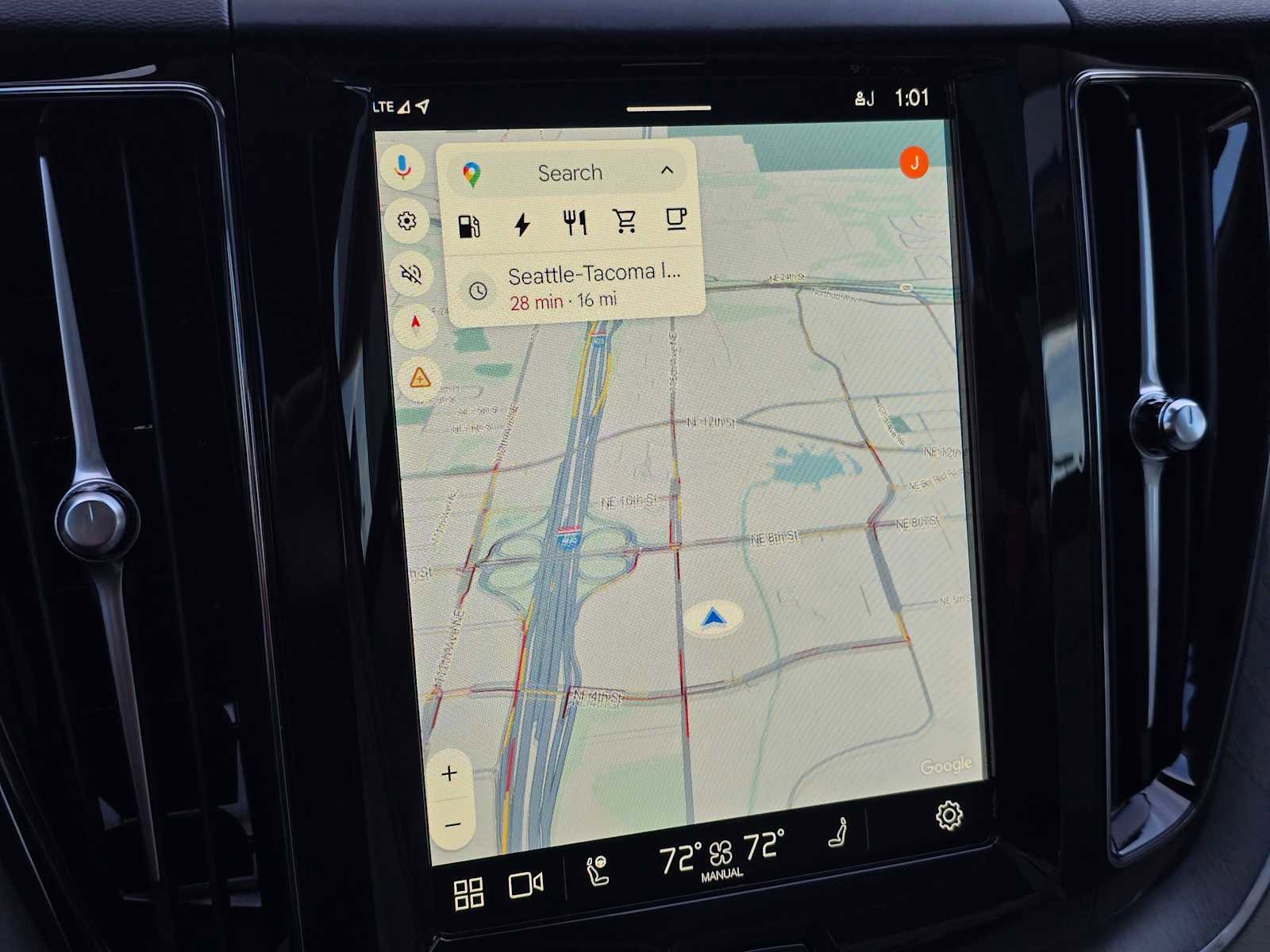 Certified 2024 Volvo XC60 T8 Plus w/ Protection Package Premier image 27