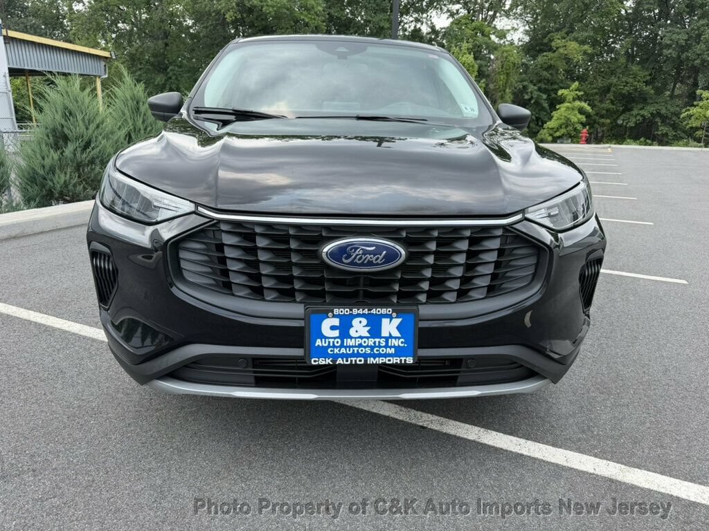 Used 2023 Ford Escape Active AWD/4WD image 9