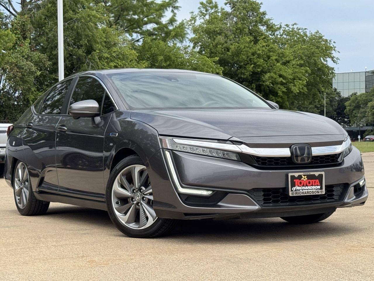 Used 2019 Honda Clarity Plug-In Hybrid image 2