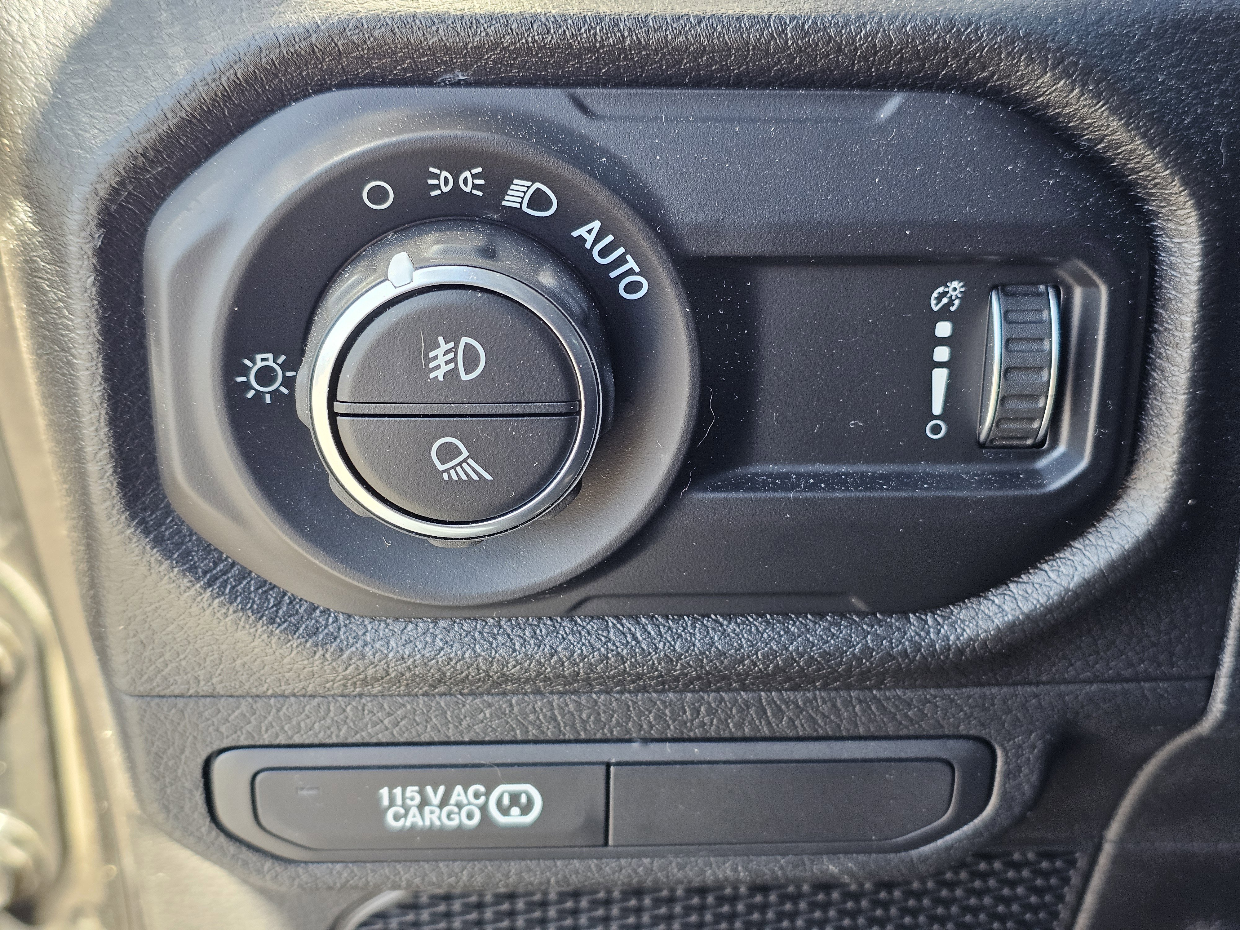 Used 2024 Jeep Gladiator Sport image 19