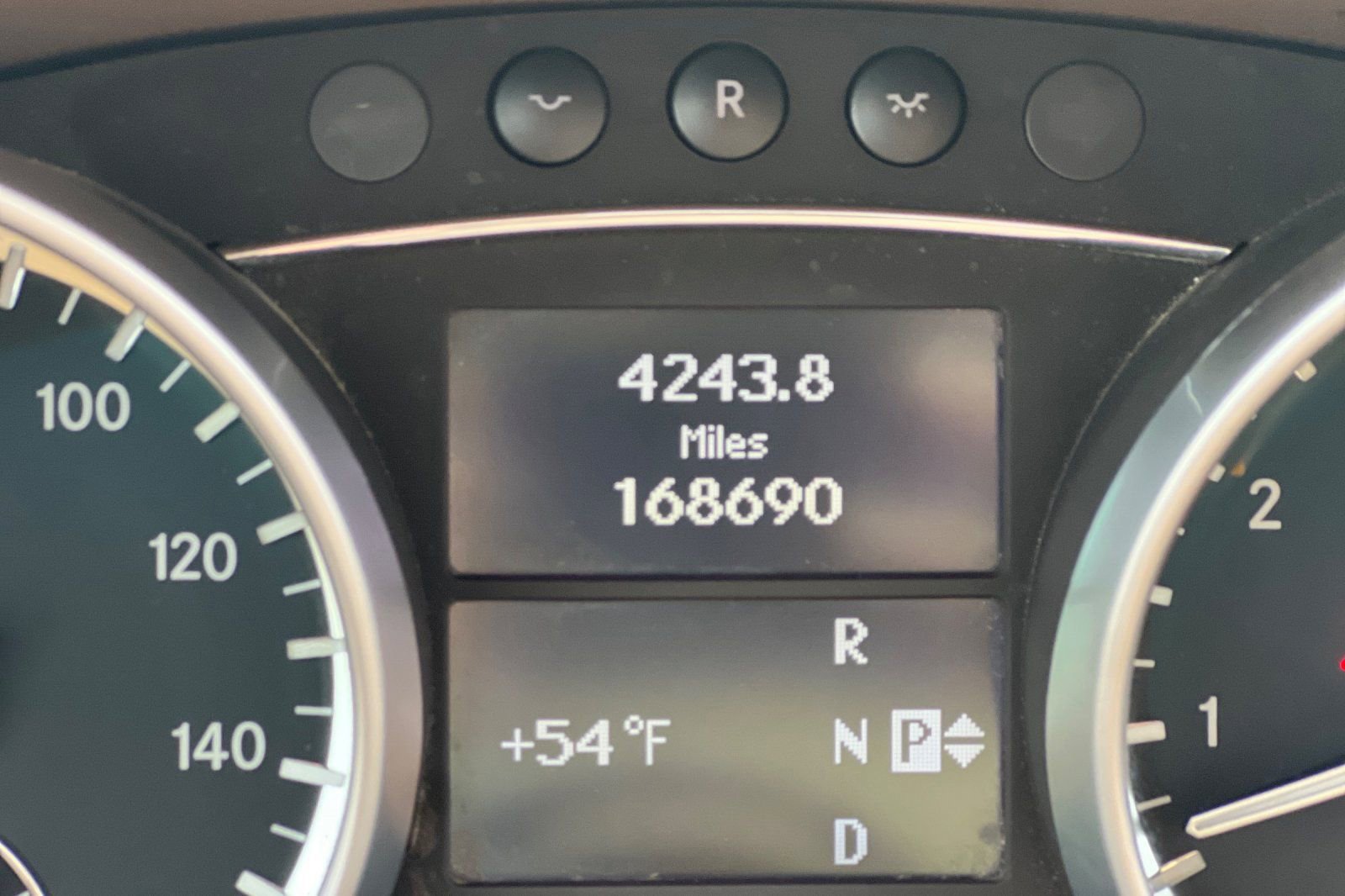 Used 2012 Mercedes-Benz GL 450 4MATIC image 24