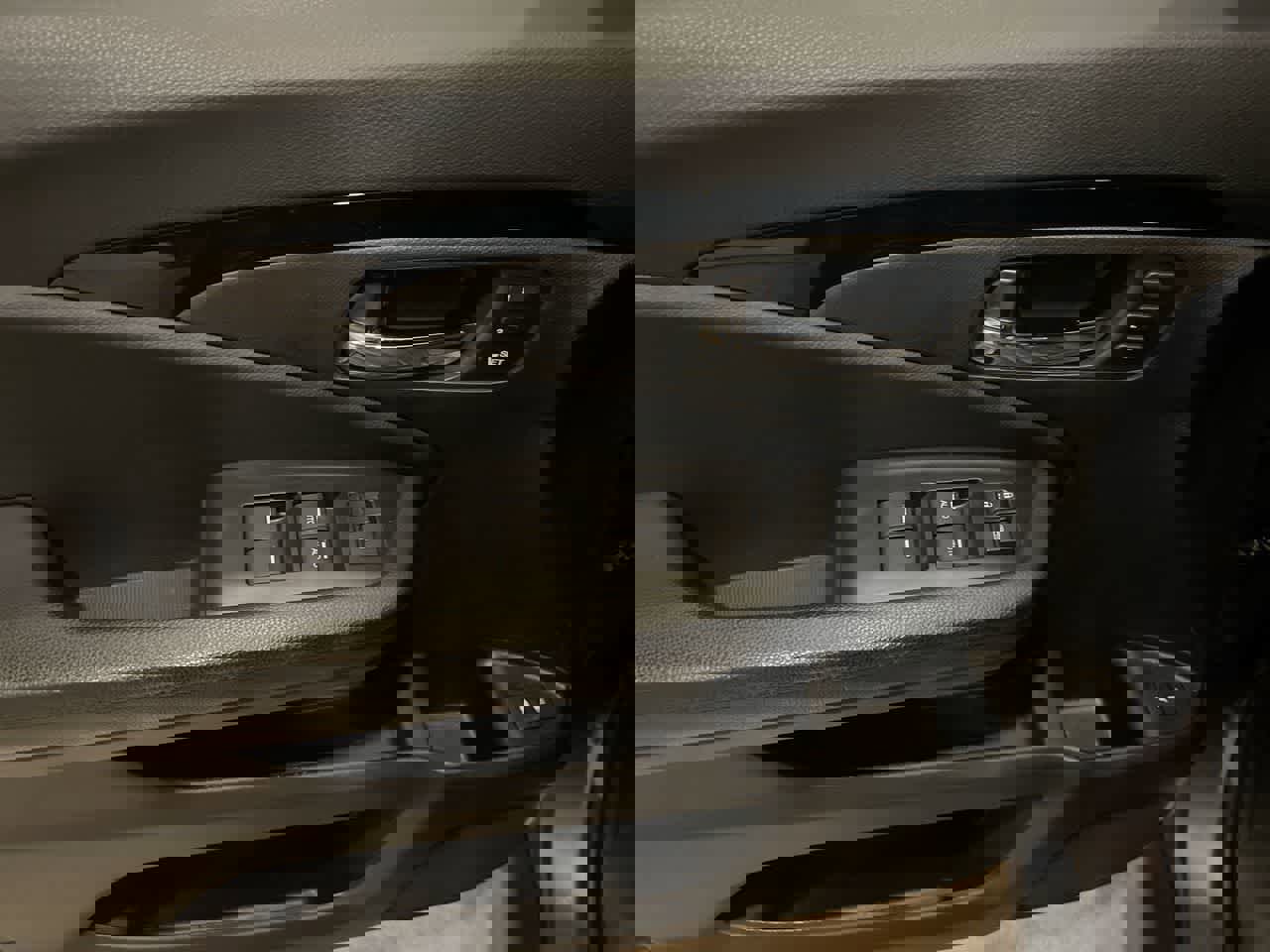 Used 2021 Honda Pilot Touring image 13