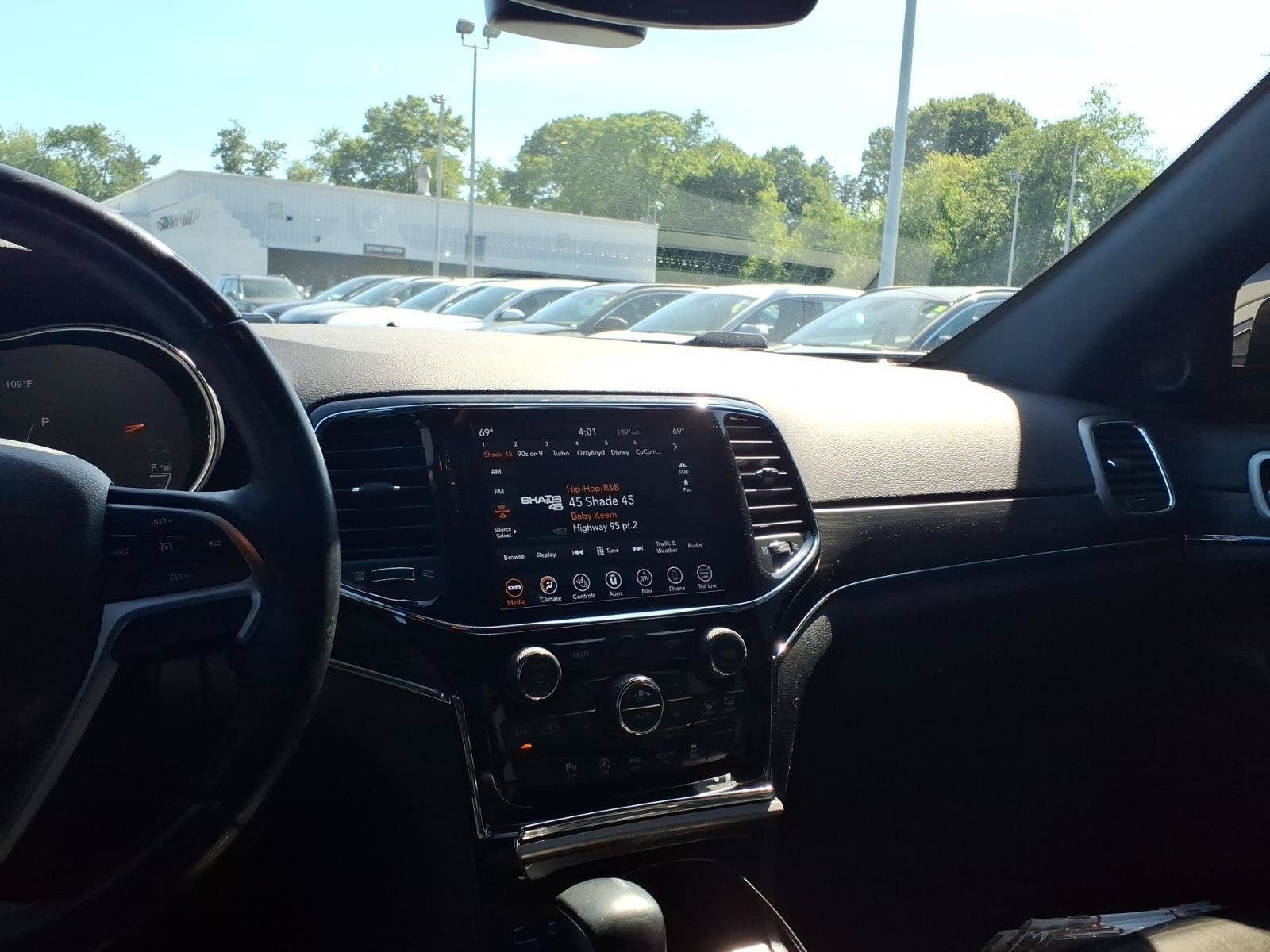 Used 2021 Jeep Grand Cherokee Limited w/ Premium Lighting Group AWD/4WD image 19