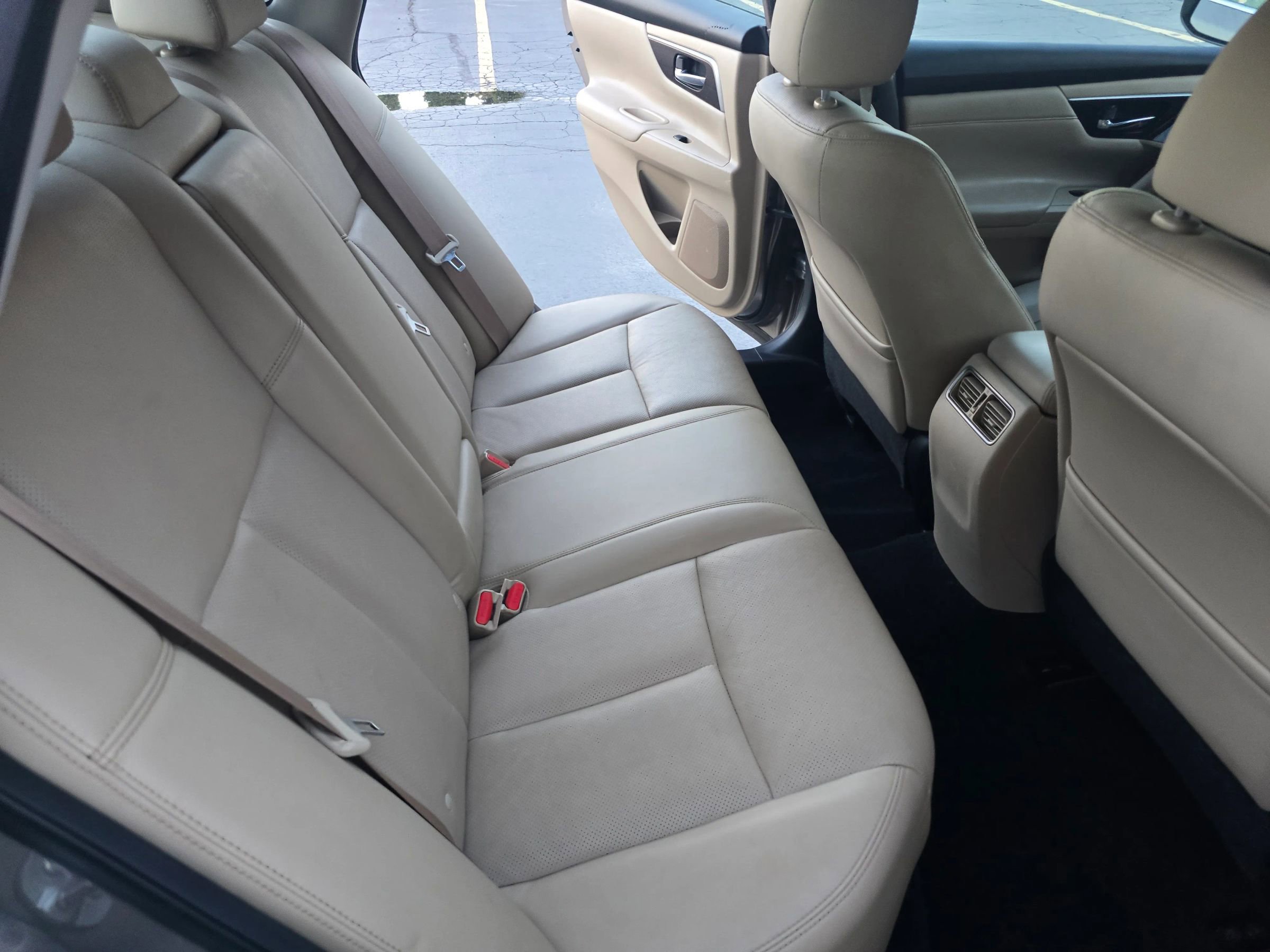 Used 2015 Nissan Altima 2.5 SL w/ Technology Package FWD image 19