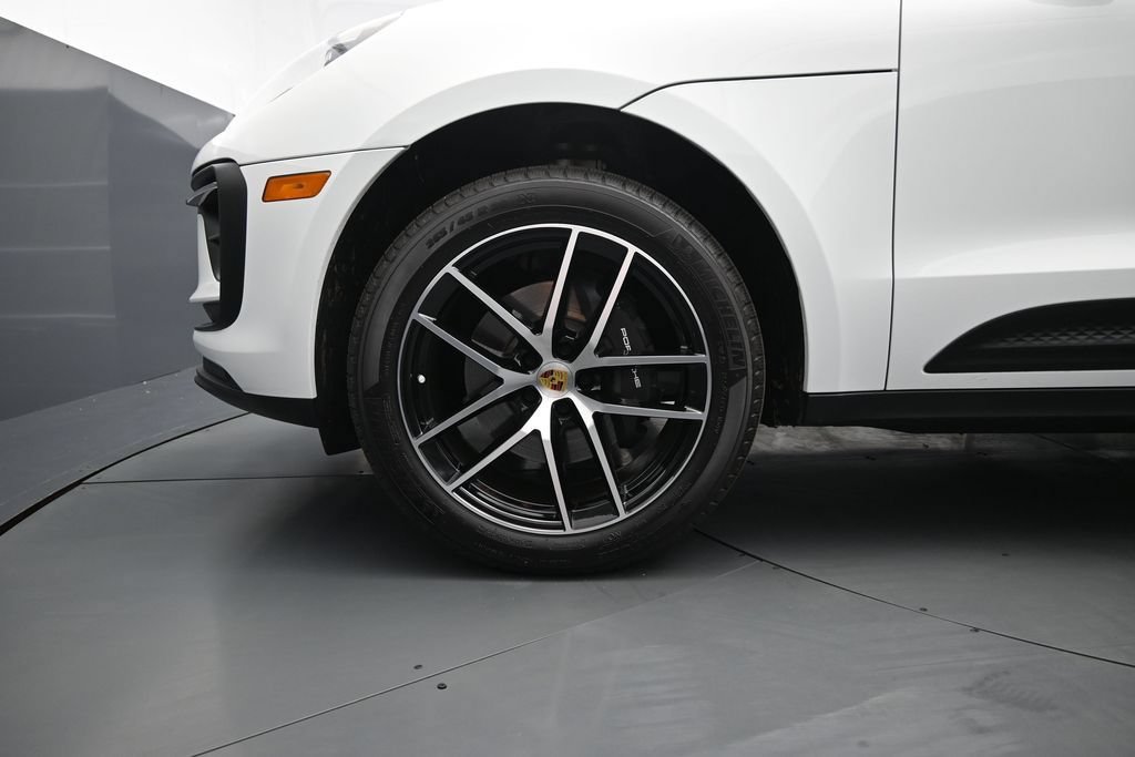 New 2026 Porsche Macan AWD/4WD image 7