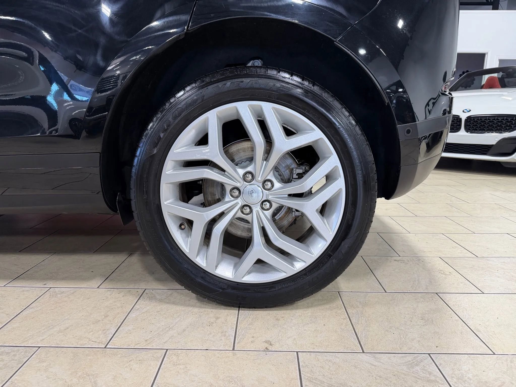 Used 2021 Land Rover Range Rover Evoque SE AWD/4WD image 40