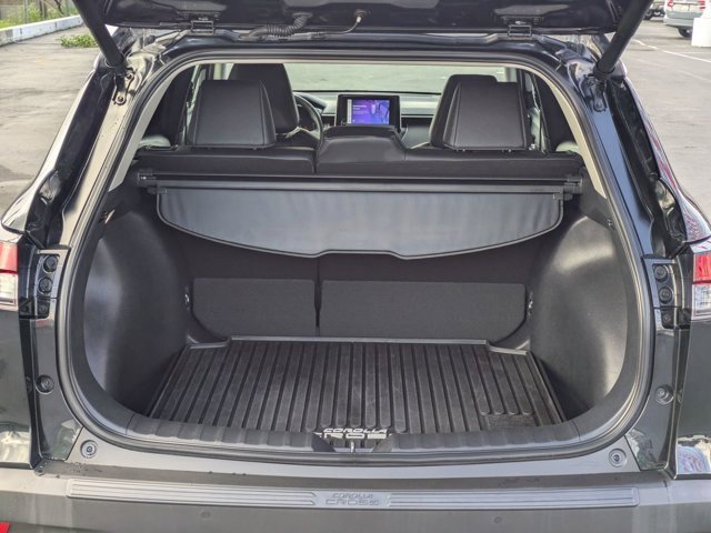 Used 2024 Toyota Corolla Cross XLE image 10