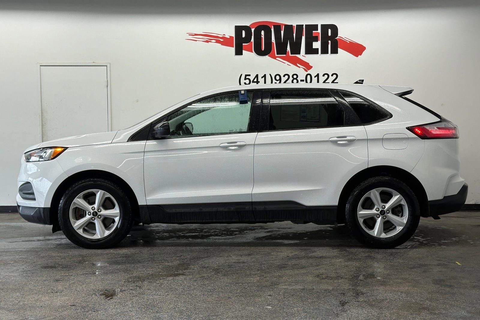 Used 2023 Ford Edge SE image 6