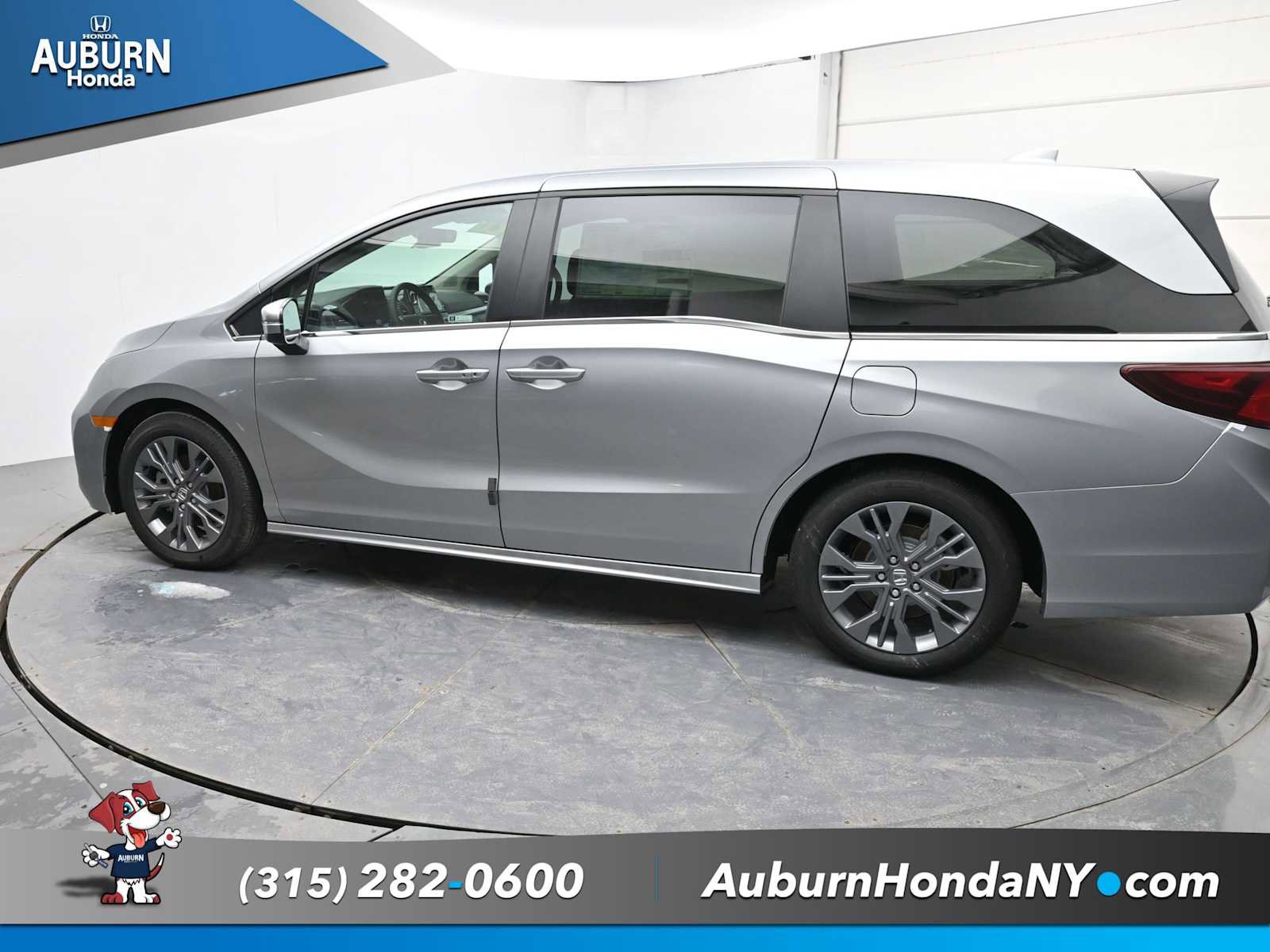 New 2026 Honda Odyssey Touring image 15