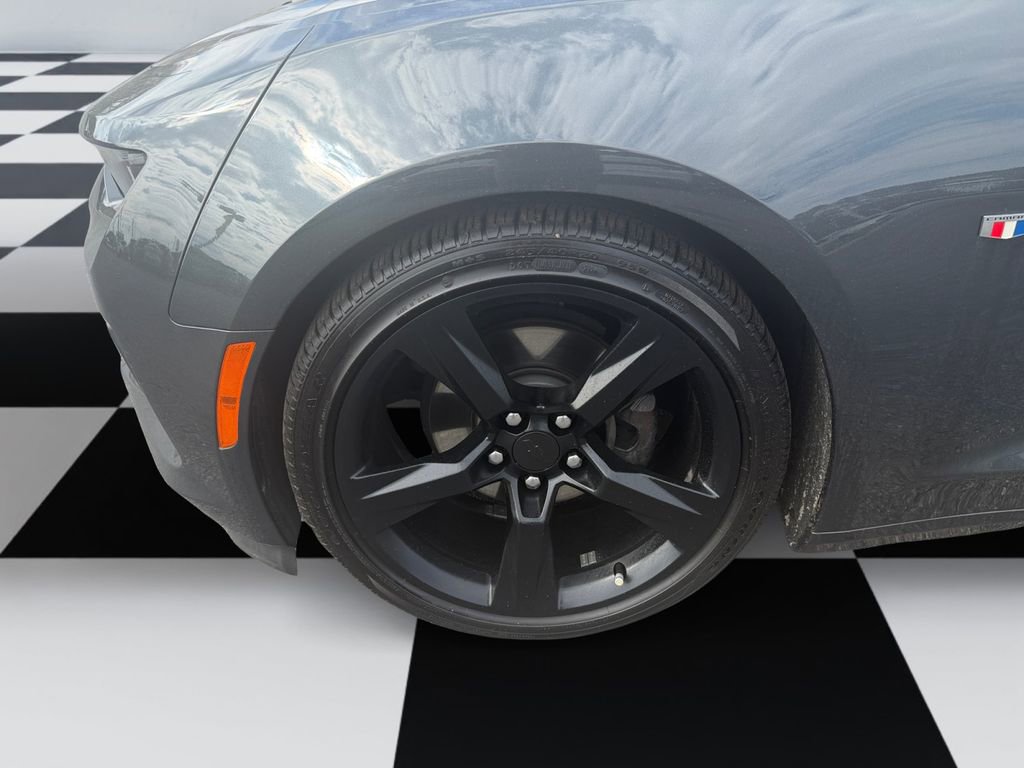 Used 2018 Chevrolet Camaro LT image 14