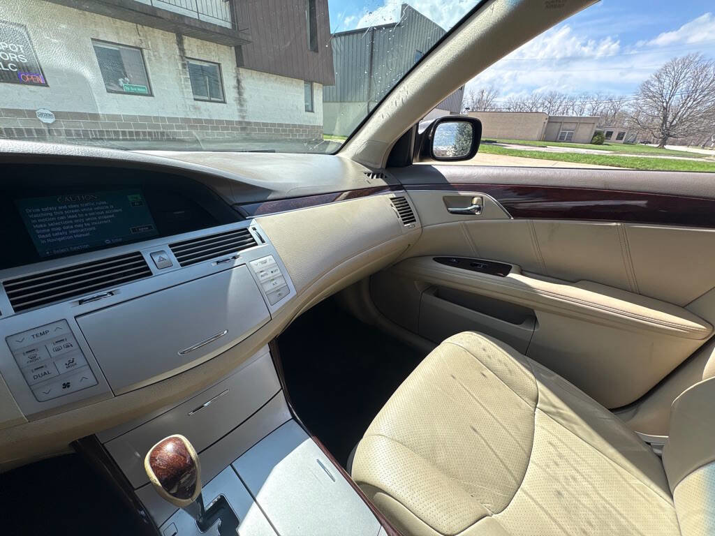 Used 2010 Toyota Avalon Limited image 15