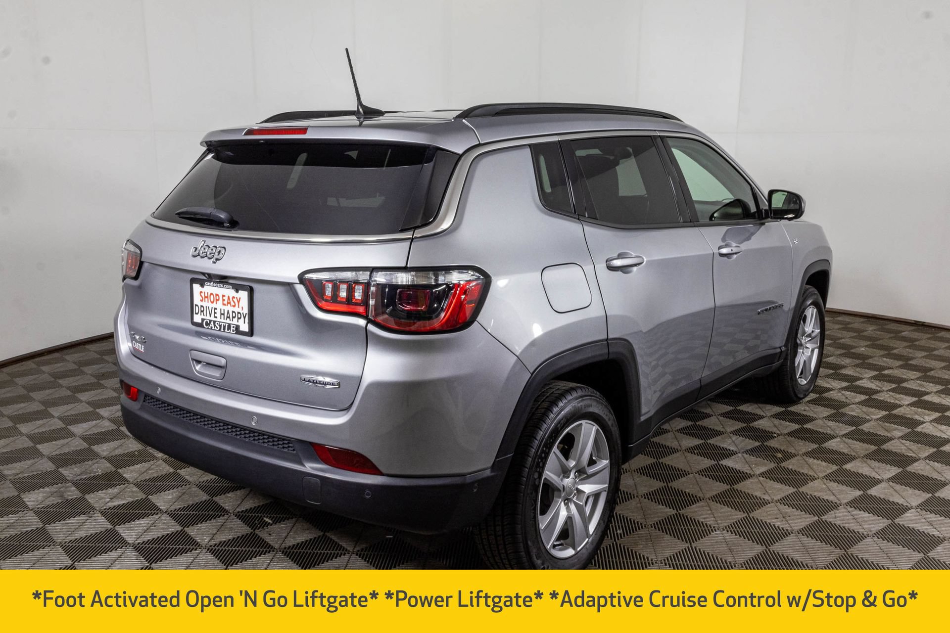 Used 2022 Jeep Compass Latitude w/ Convenience Group AWD/4WD image 16