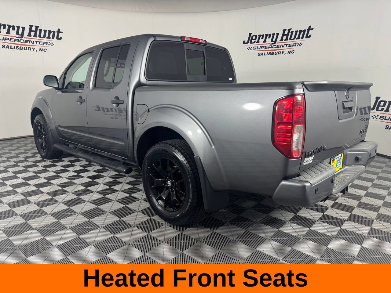Used 2021 Nissan Frontier SV w/ Midnight Edition Floor Mats AWD/4WD image 10