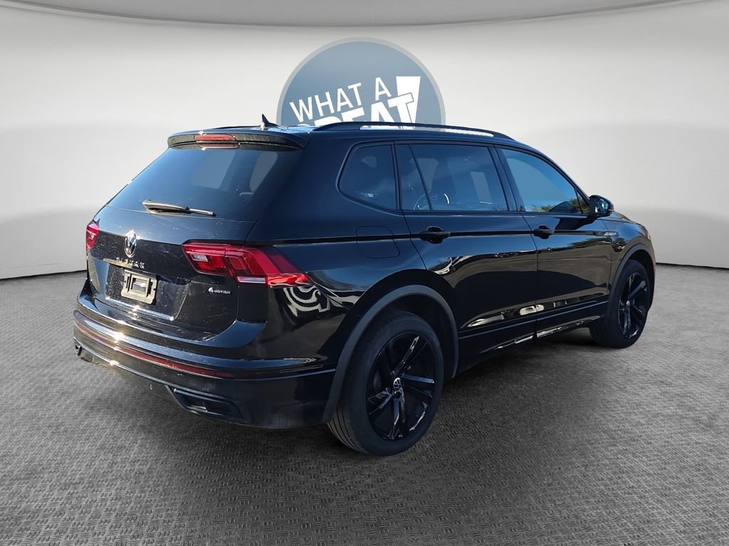 Used 2023 Volkswagen Tiguan SE R-Line image 3