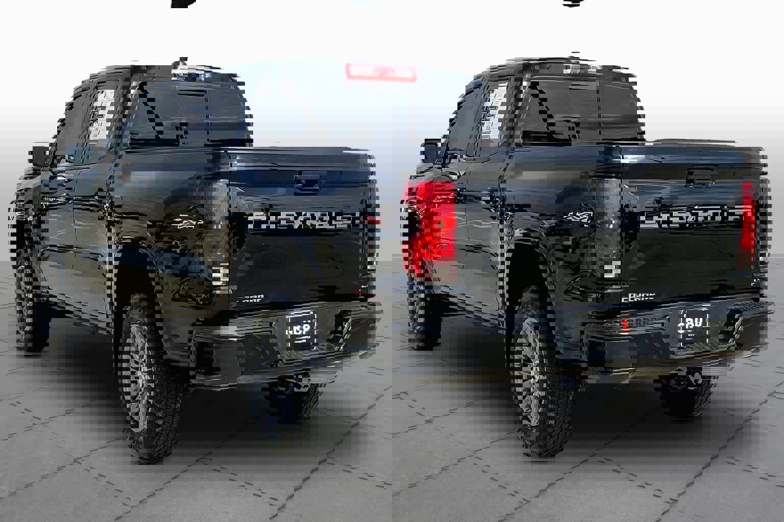 Used 2024 Chevrolet Colorado LT w/ LT Convenience Package image 12