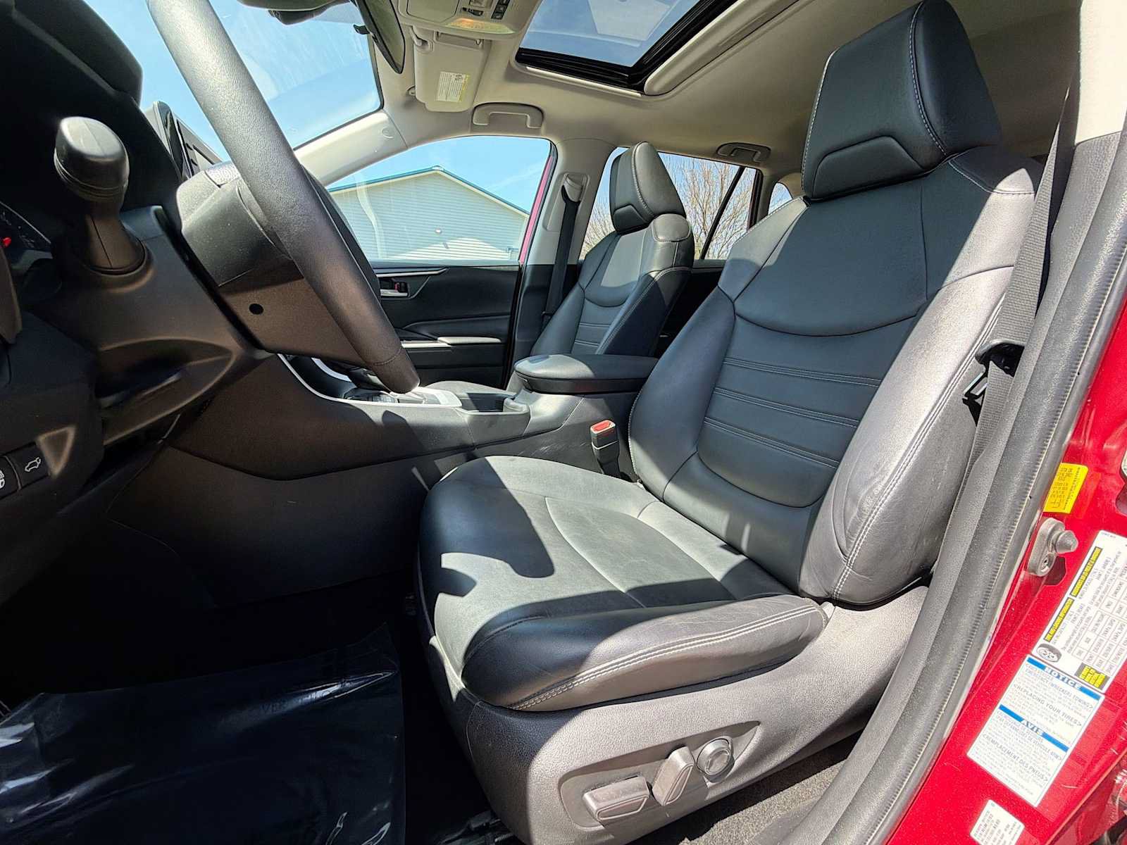 Used 2021 Toyota RAV4 XLE Premium AWD/4WD image 13