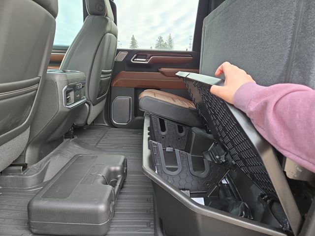 New 2026 GMC Sierra 2500 Denali Ultimate w/ LPO, Black Badging Package image 32
