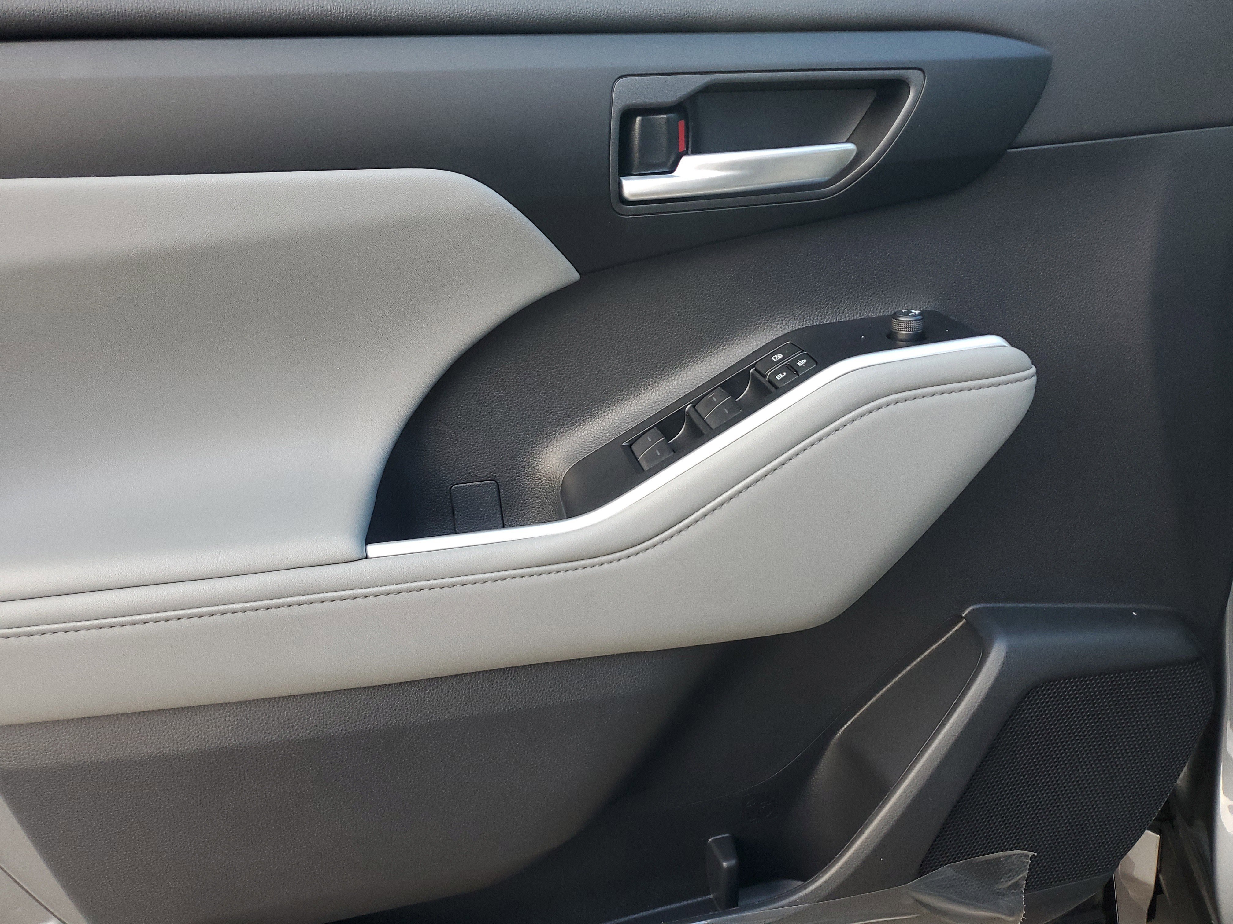 New 2026 Toyota Highlander XLE image 20