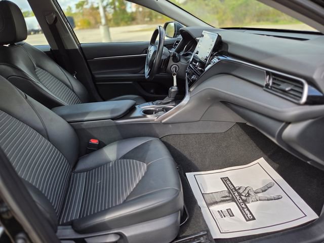 Used 2023 Toyota Camry SE image 16