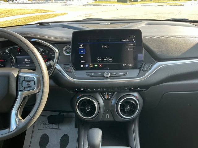 Used 2025 Chevrolet Blazer LT image 28