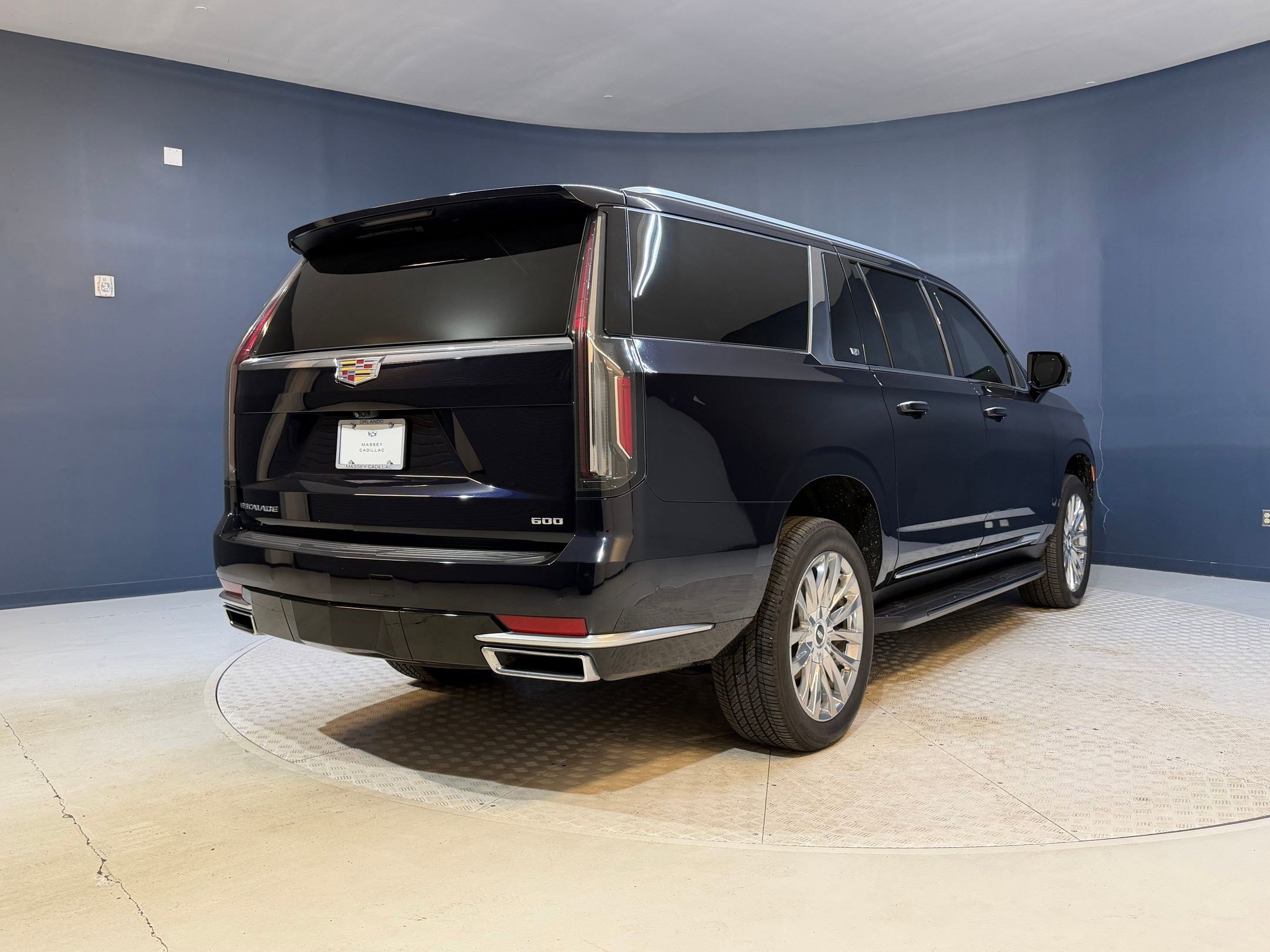 Certified 2023 Cadillac Escalade ESV Premium Luxury image 9