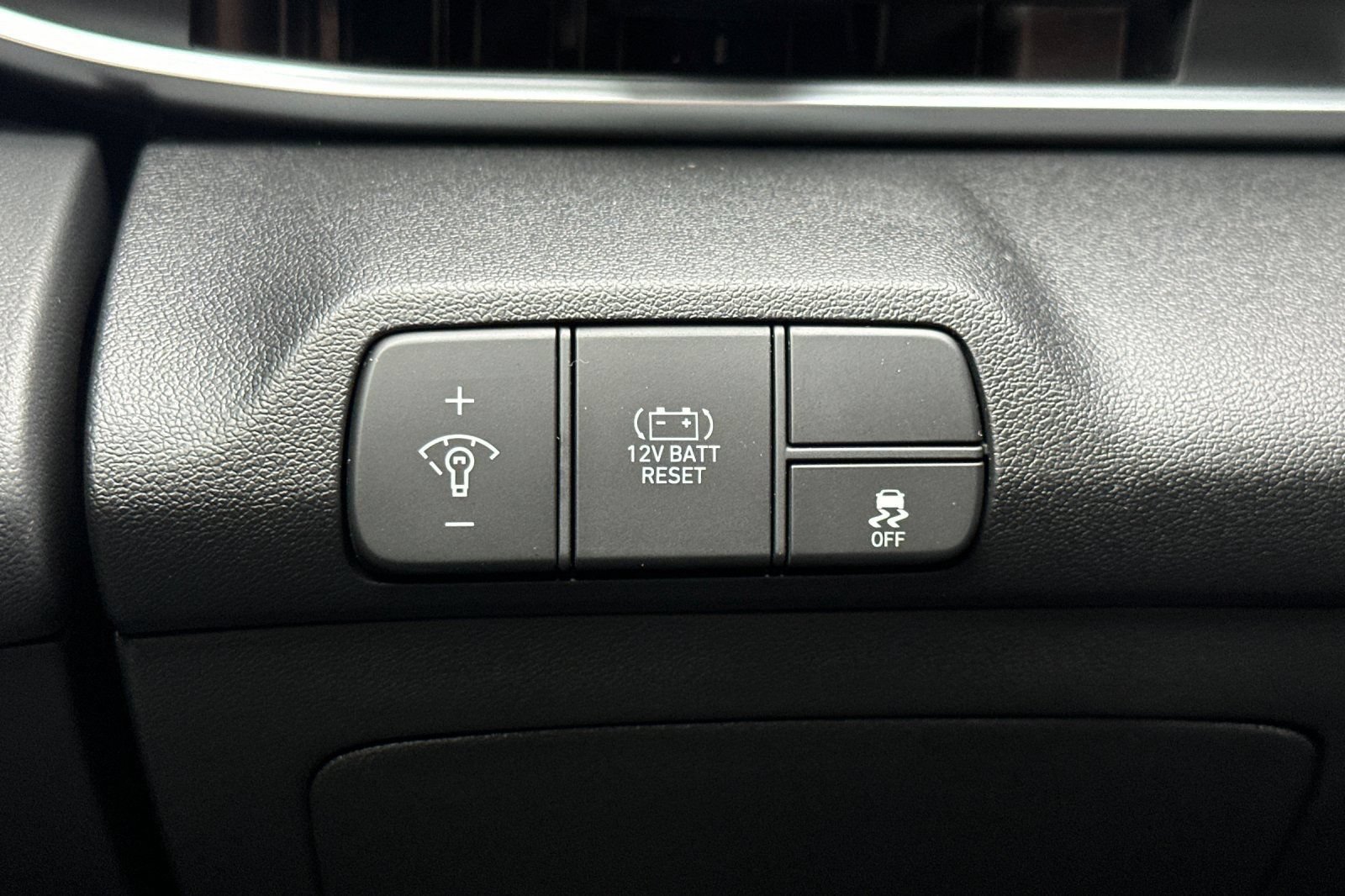 Used 2026 Hyundai Elantra Hybrid FWD image 34