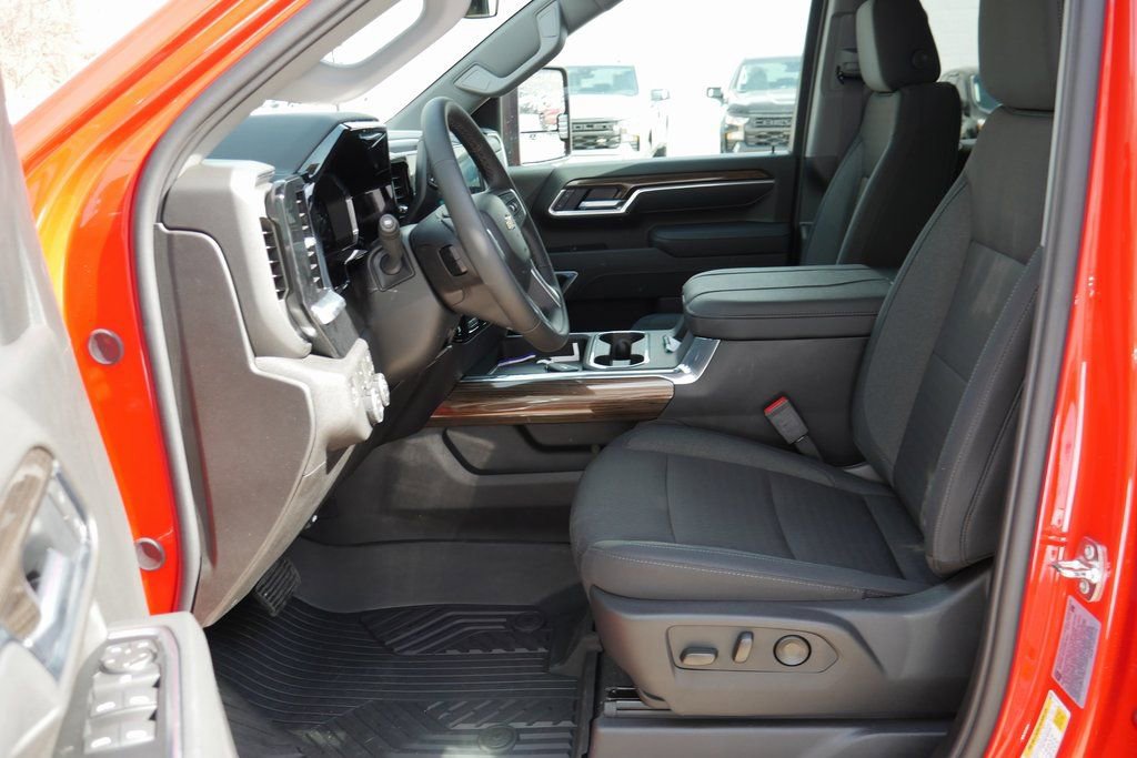 New 2026 Chevrolet Silverado 3500 LT image 8