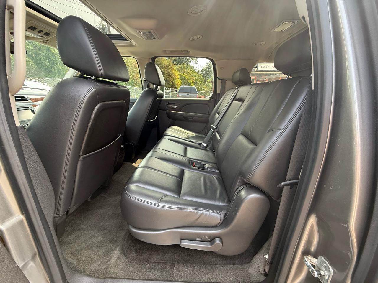 Used 2008 Chevrolet Suburban LTZ w/ LTZ Preferred Equipment Group AWD/4WD image 13
