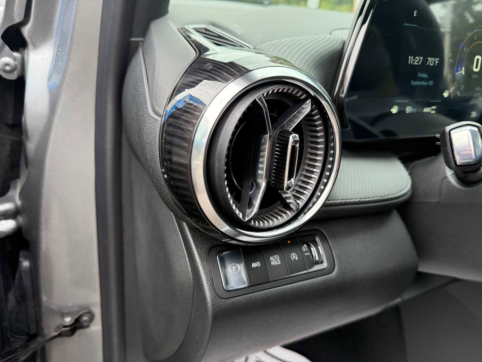 New 2026 Chevrolet Equinox LT w/ Convenience Package II image 16