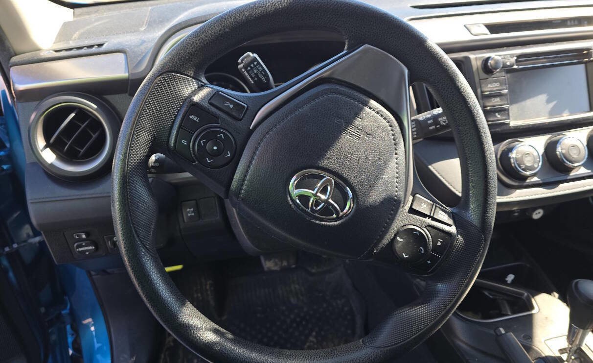 Used 2020 Nissan Rogue S w/ Special Edition Package image 20